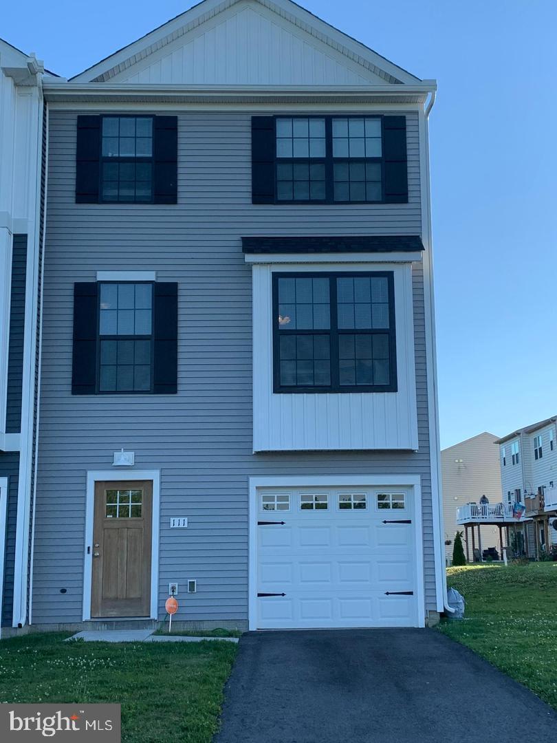 111 South Center Street Hanover, PA 17331 - Photo 3 of 40