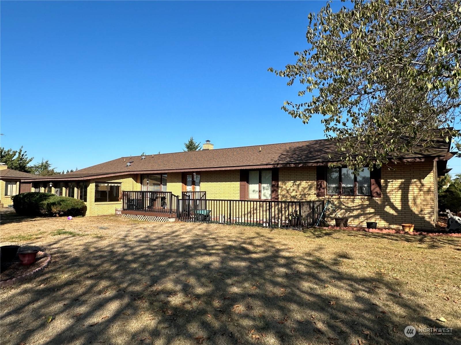 271 Evans Road Sequim, WA 98382 - Photo 11 of 37 a view of a house with a large tree