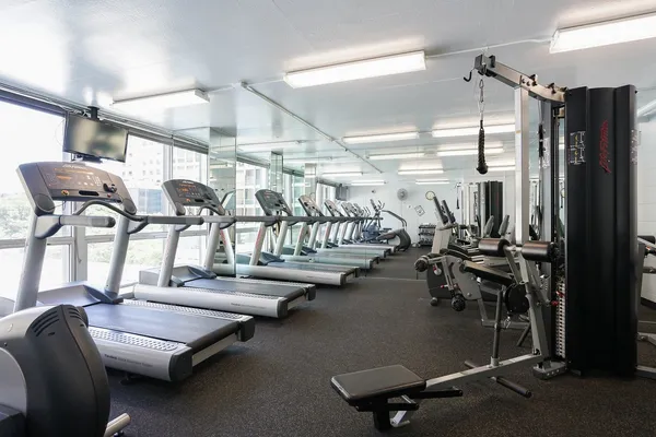 $4,200 | 330 West Diversey Parkway, Unit 1806, Chicago, IL 60657