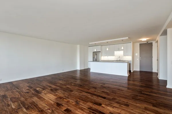 $4,200 | 330 West Diversey Parkway, Unit 1806, Chicago, IL 60657