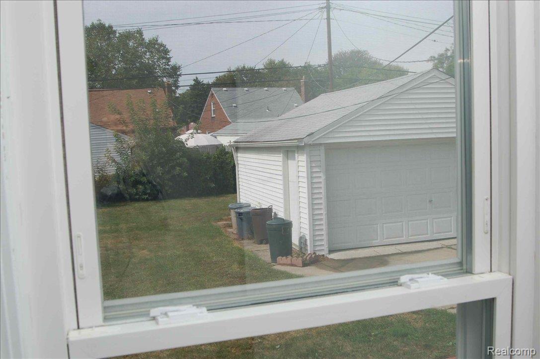 604 Shadowlawn Street Inkster, MI 48141 - Photo 11 of 14 View from 1st bedroom 2