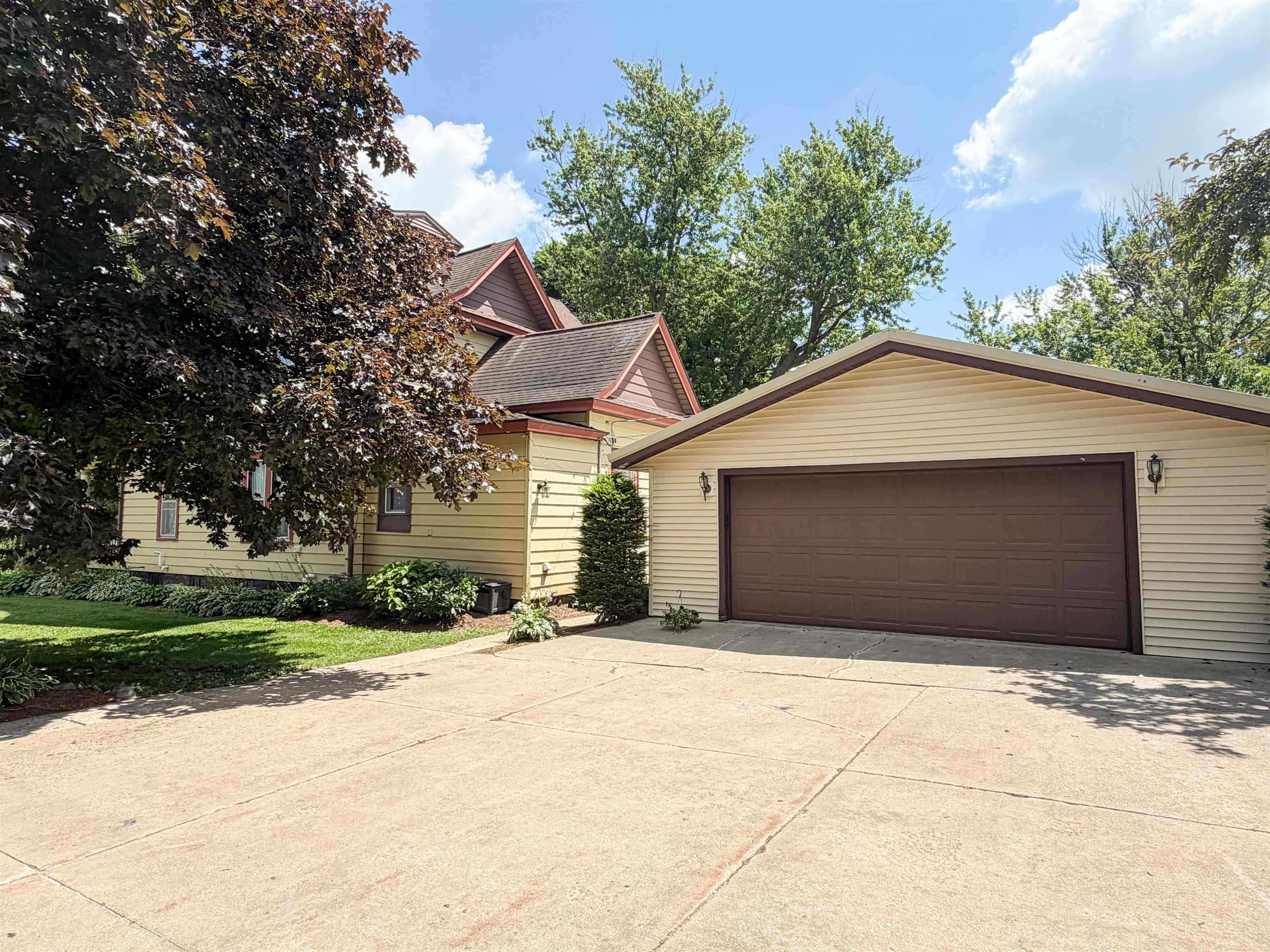 201 Mifflin Street Cobb, WI 53526 - Photo 5 of 35