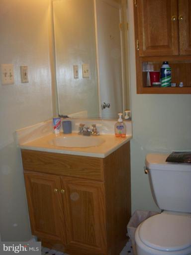 14945 Wellwood Road Silver Spring, MD 20905 - Photo 23 of 30 UPPER HALL FULL BATH