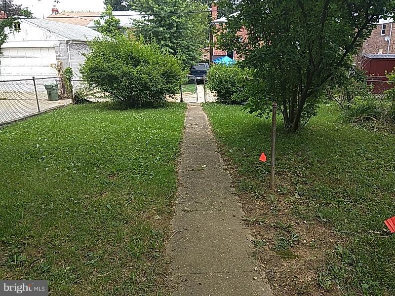 4028 Fallstaff Road Baltimore, MD 21215 - Photo 25 of 28 a pathway of a yard