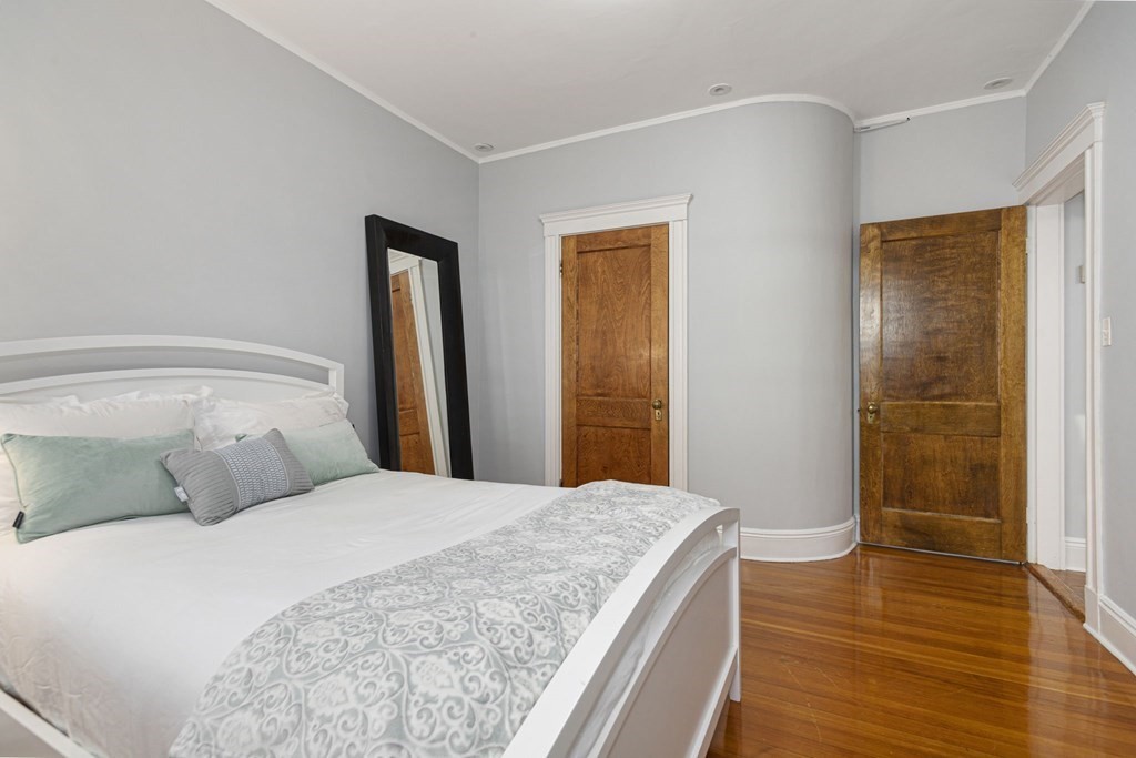 16 Claflin Road, Unit 3 Brookline, MA 02445 - Photo 23 of 34