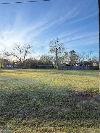 $55,000 | 1007 East 2nd Street, Sweeny, TX 77480