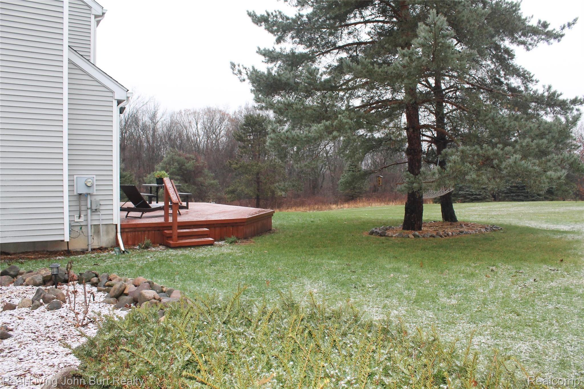 13235 Rohn Road Fenton, MI 48430 - Photo 63 of 80 Side view of deck