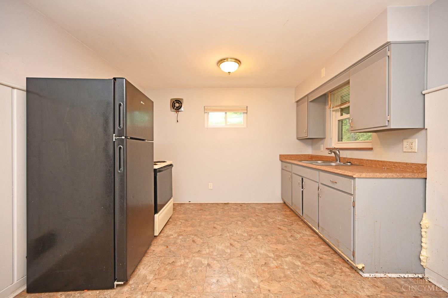 555 Virgil Road Cincinnati, OH 45238 - Photo 12 of 26