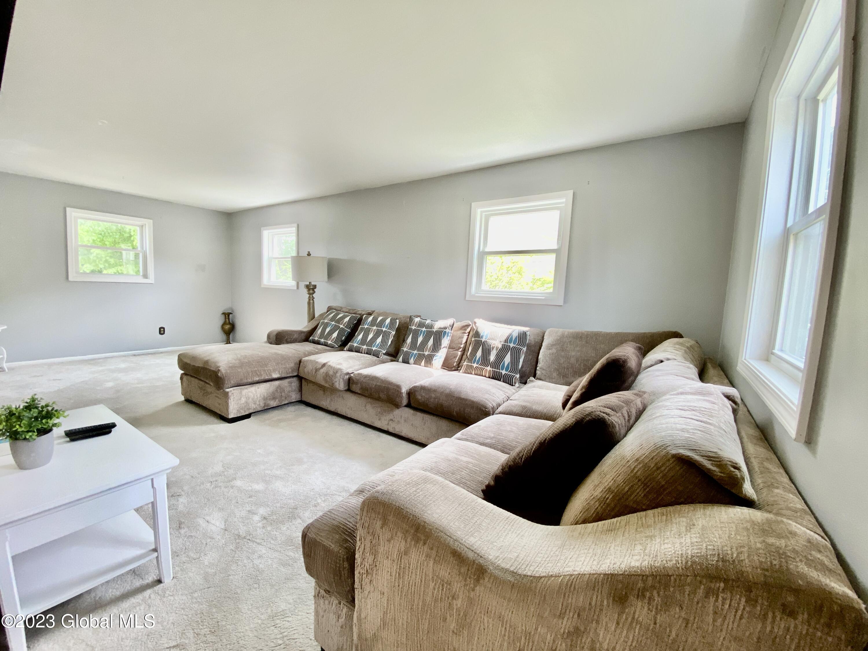 42 Pitch Pine Road Albany, NY 12203 - Photo 3 of 23 Livingroom