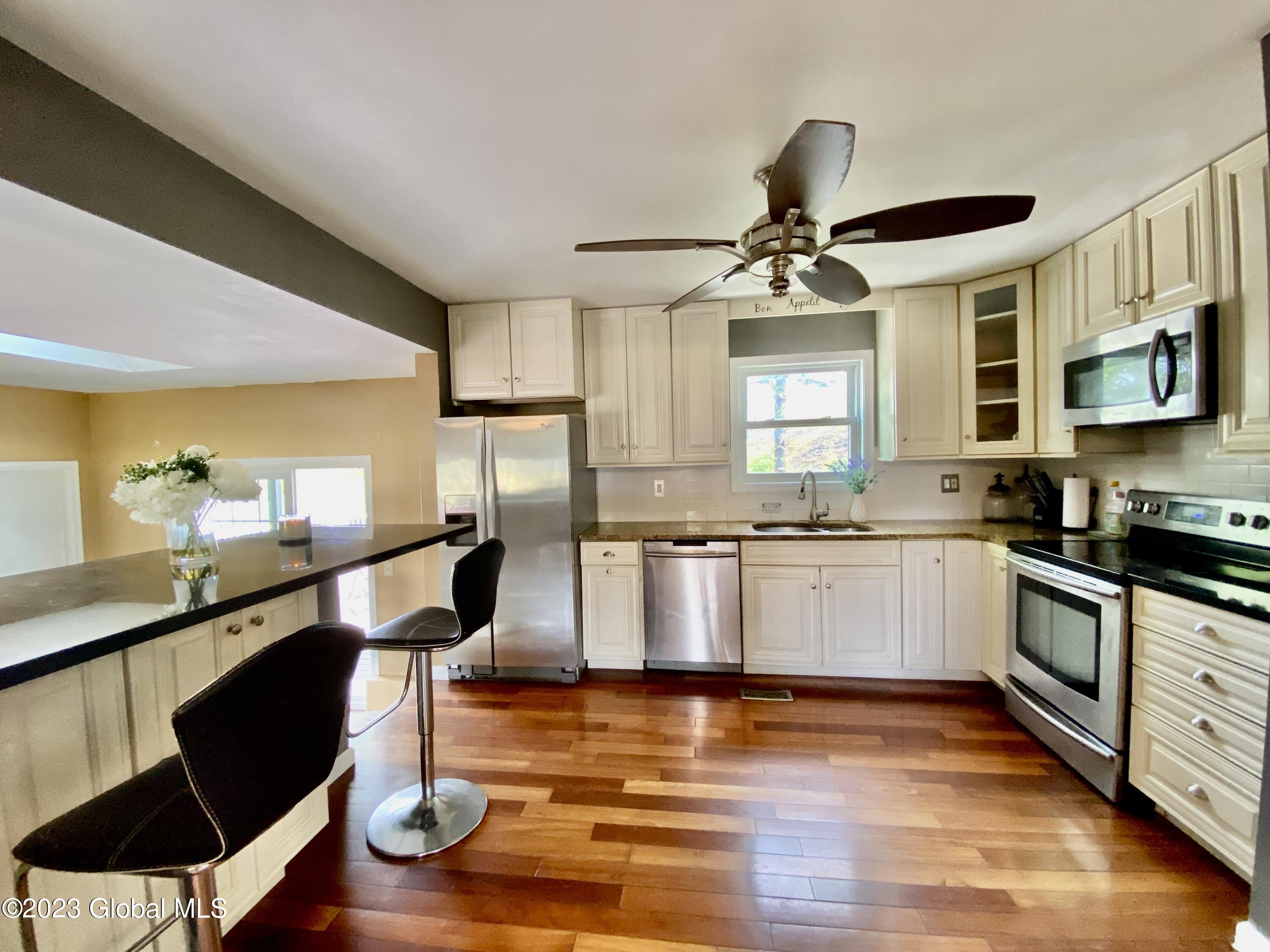 42 Pitch Pine Road Albany, NY 12203 - Photo 5 of 23 kitchen