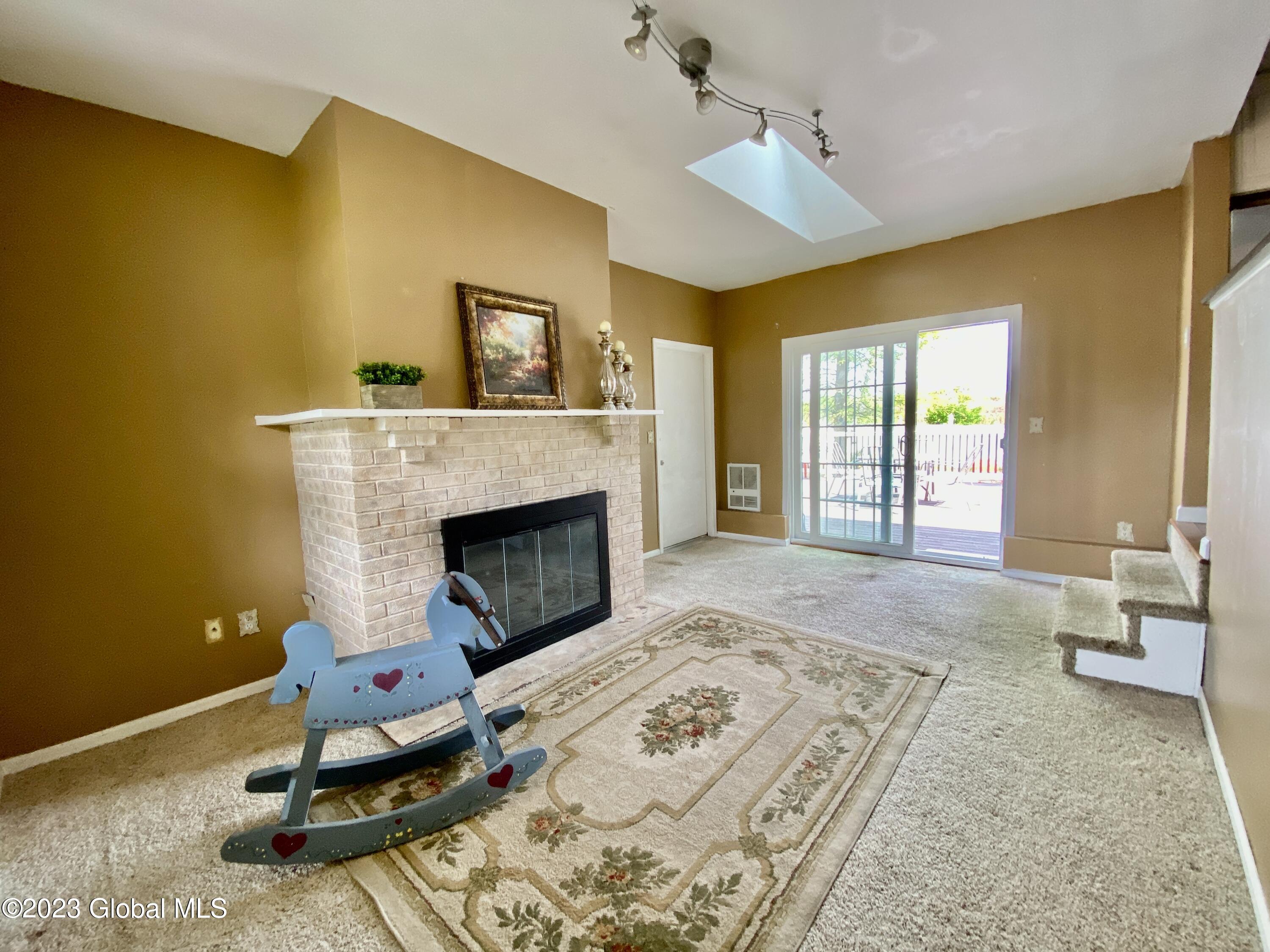 42 Pitch Pine Road Albany, NY 12203 - Photo 8 of 23 Family room