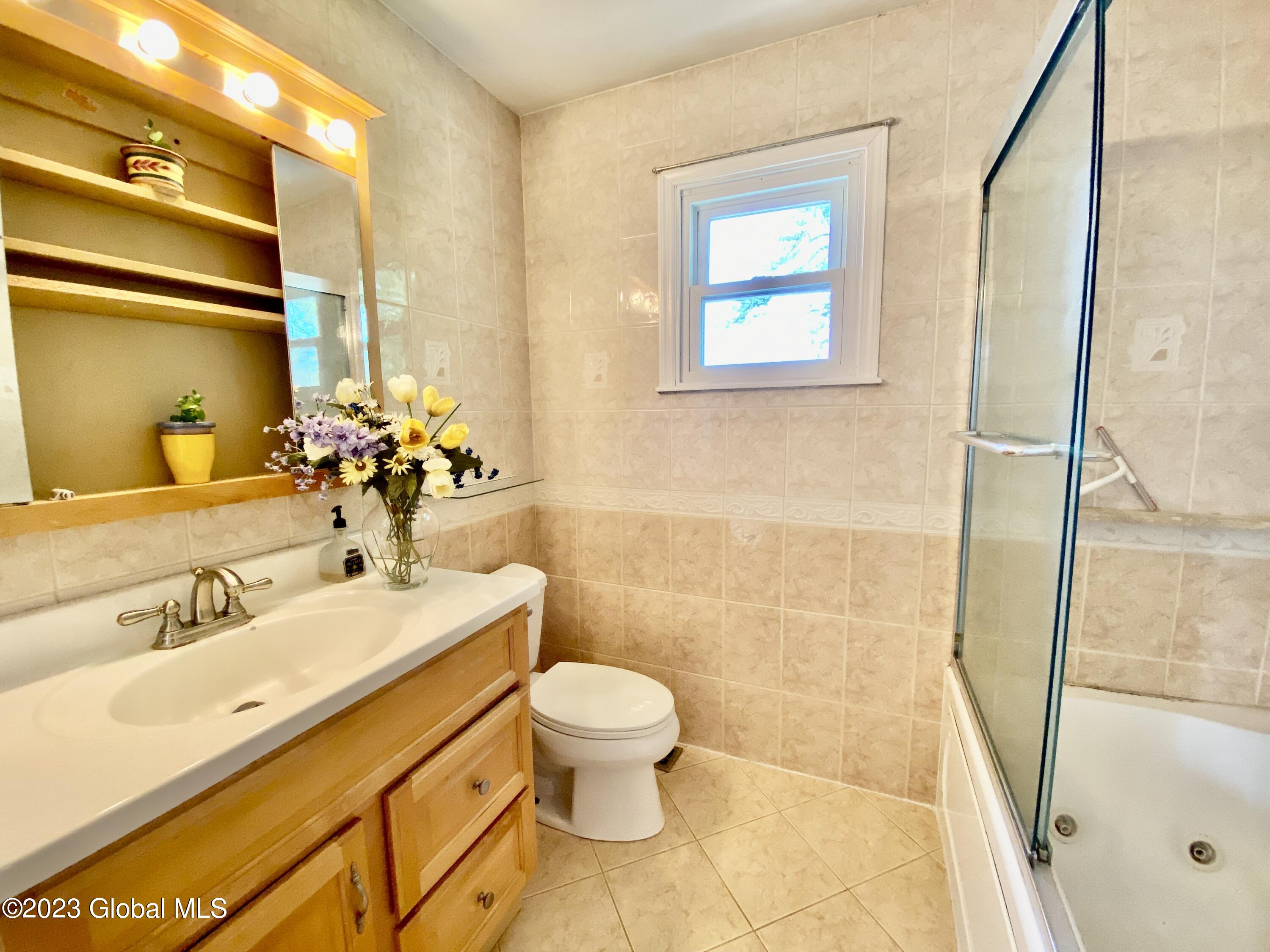 42 Pitch Pine Road Albany, NY 12203 - Photo 10 of 23 2nd floor full bath