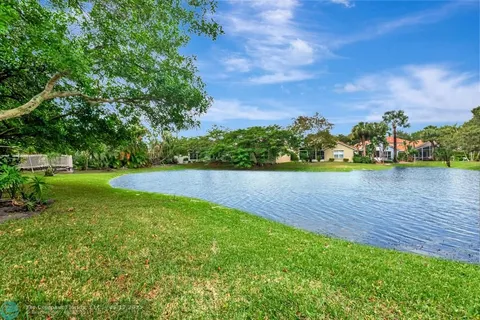 $525,000 | 11081 Springbrook Circle, Boynton Beach, FL 33437