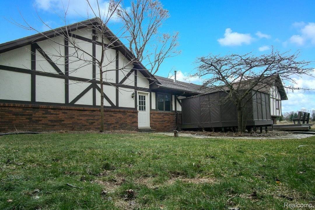 1901 Fieldcrest Court Rochester, MI 48307 - Photo 28 of 33 1901-Fieldcrest-028.jpg