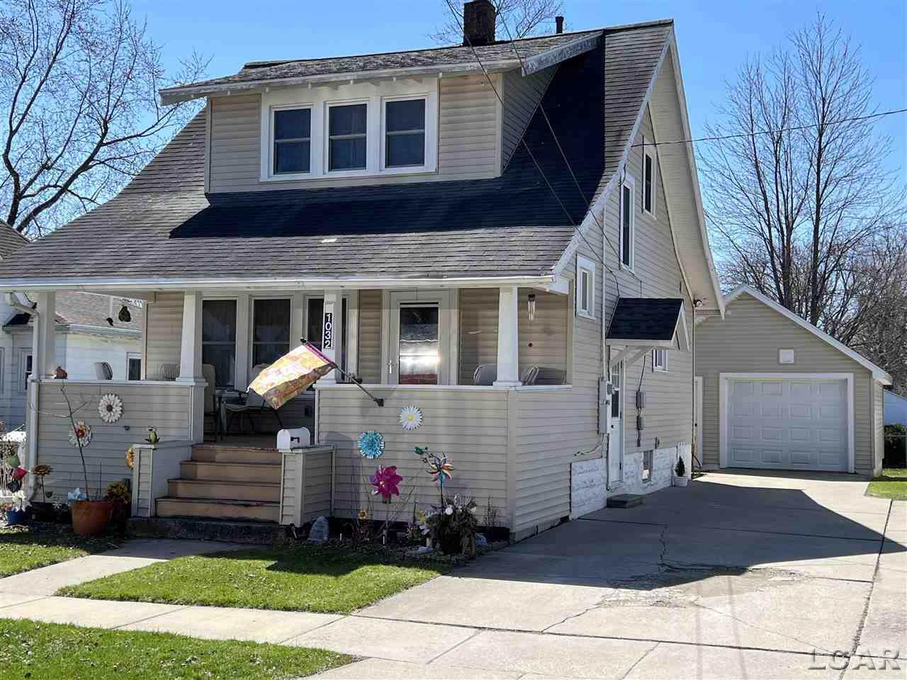 1032 Chestnut Street Adrian, MI 49221 - Photo 2 of 18 50070349-1.JPG