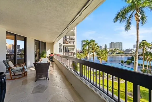 $679,788 | 2900 Northeast 14th Street Causeway, Unit 311, Pompano Beach, FL 33062