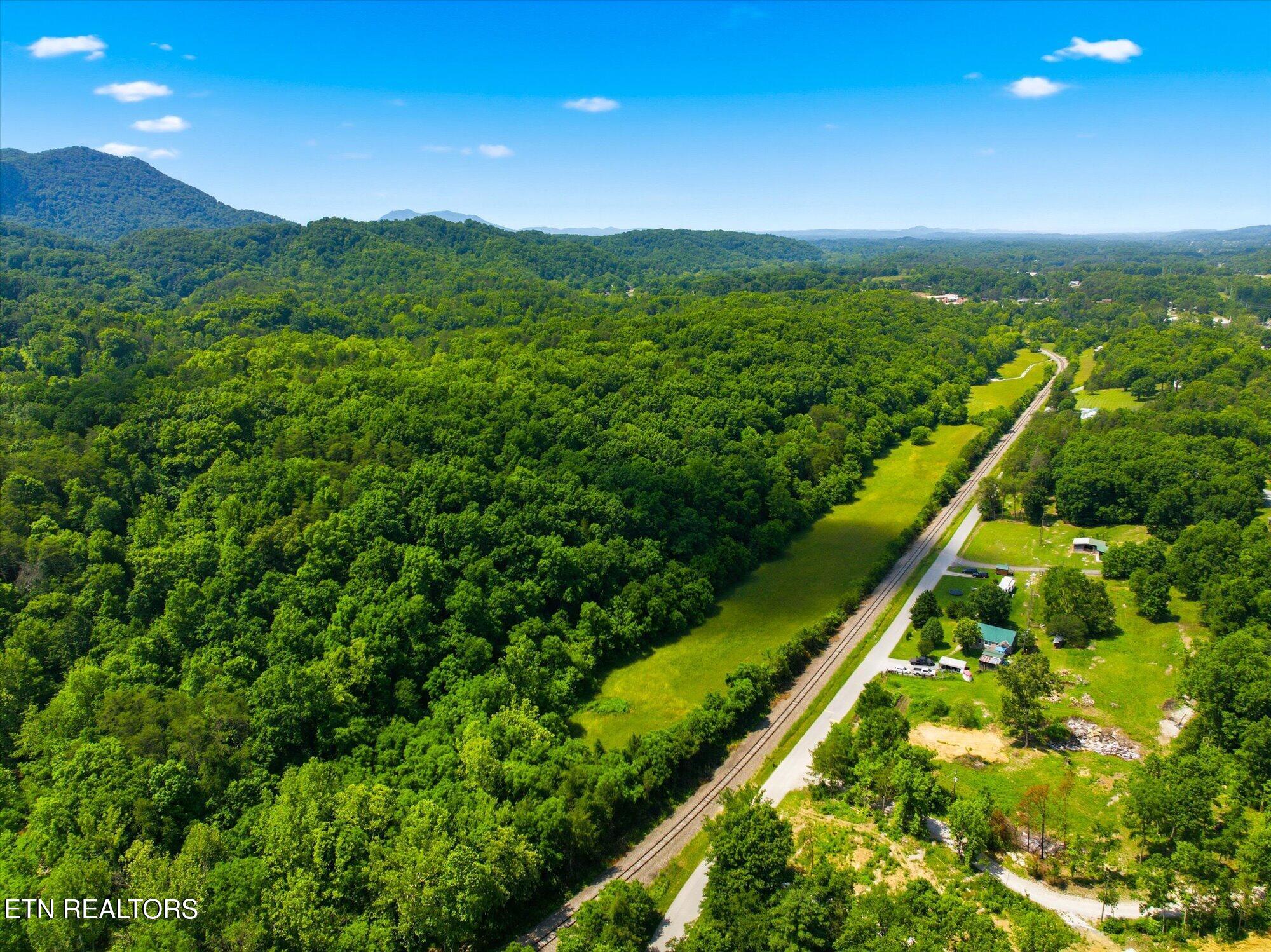 140 Donahue Road Luttrell, TN 37779 - Photo 27 of 36 27-140-Donahue-Rd-Luttrell-TN-27