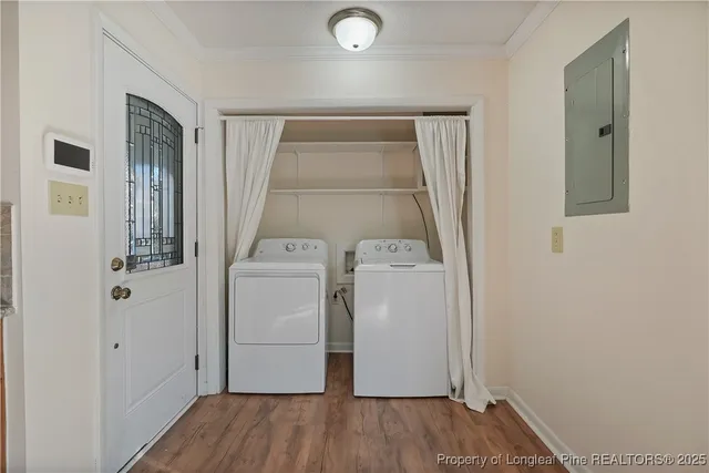 a view of utility room