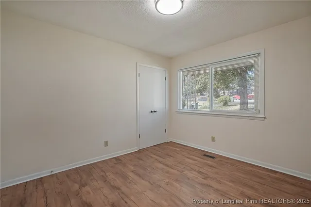 a view of empty room with window