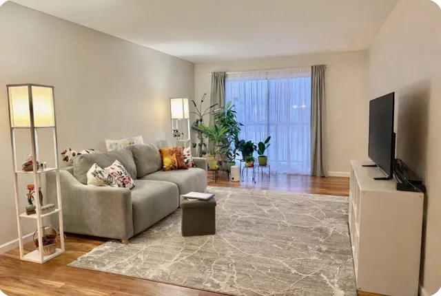 $1,500 | 5 Villa Verde Drive, Unit 211, Buffalo Grove, IL 60089