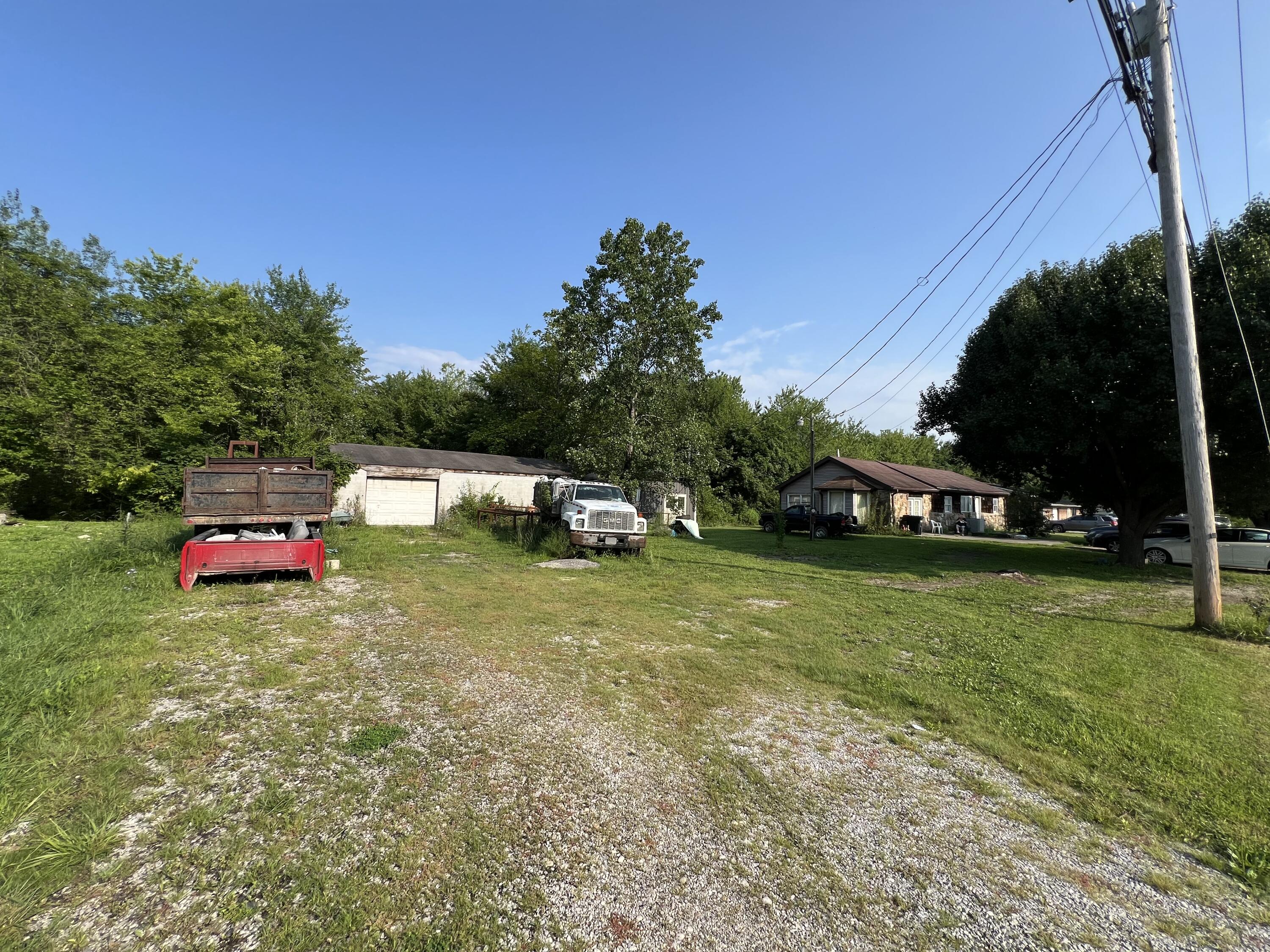 9335 North Wilderness Road Berea, KY 40403 - Photo 2 of 32 IMG_8886