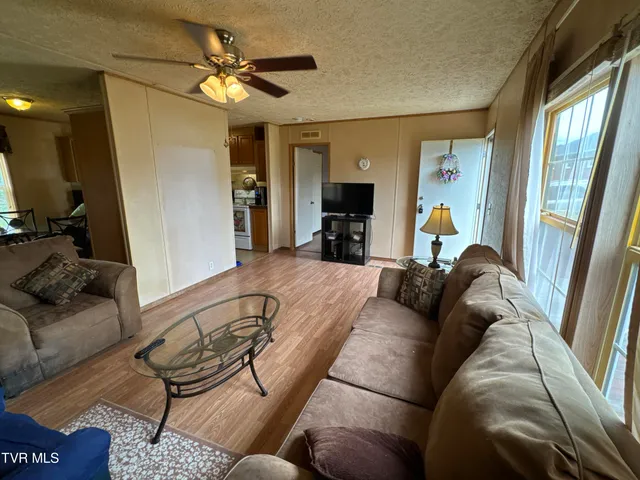 $129,500 | 158 North Drive, Marion, VA 24354