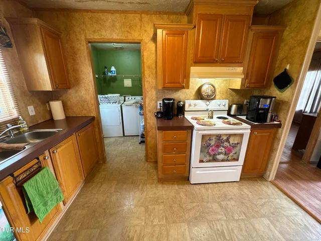 $129,500 | 158 North Drive, Marion, VA 24354