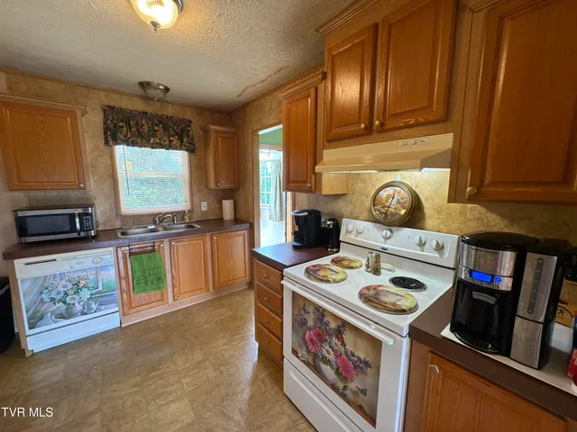 $129,500 | 158 North Drive, Marion, VA 24354