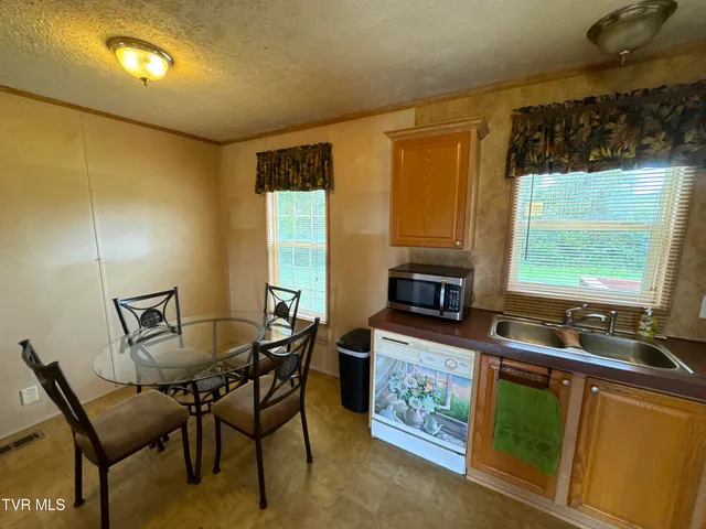 $129,500 | 158 North Drive, Marion, VA 24354