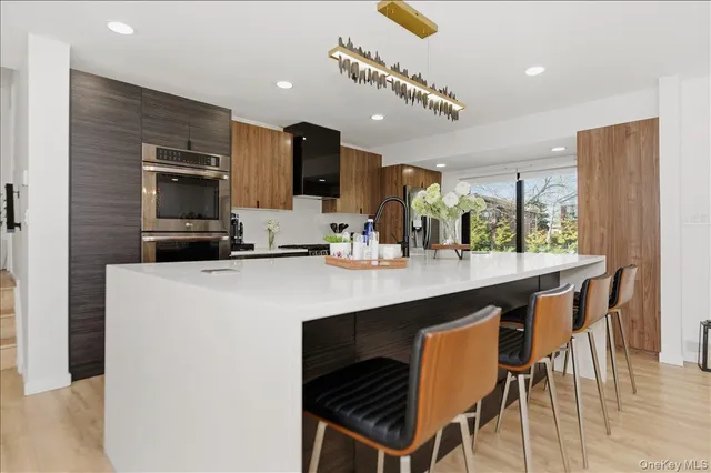 $899,000 | 957 Cherrywood Drive, Baldwin, NY 11510