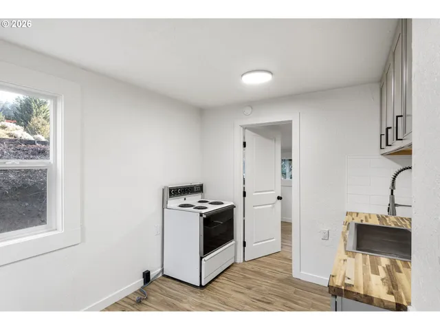 $229,000 | 295 East C Avenue, Drain, OR 97435