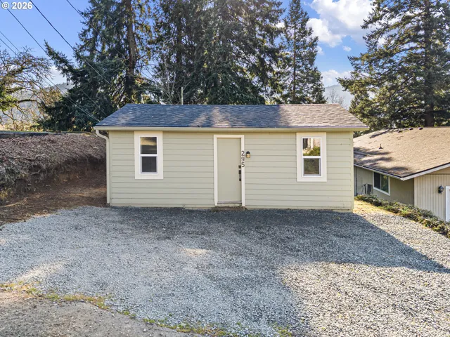 $229,000 | 295 East C Avenue, Drain, OR 97435