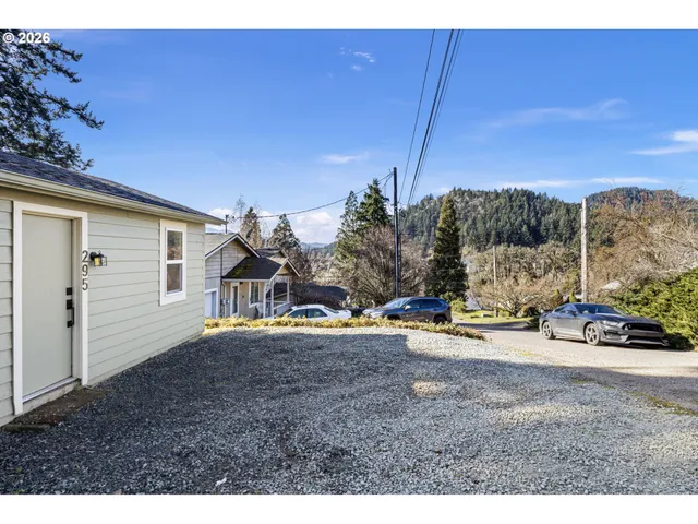$229,000 | 295 East C Avenue, Drain, OR 97435