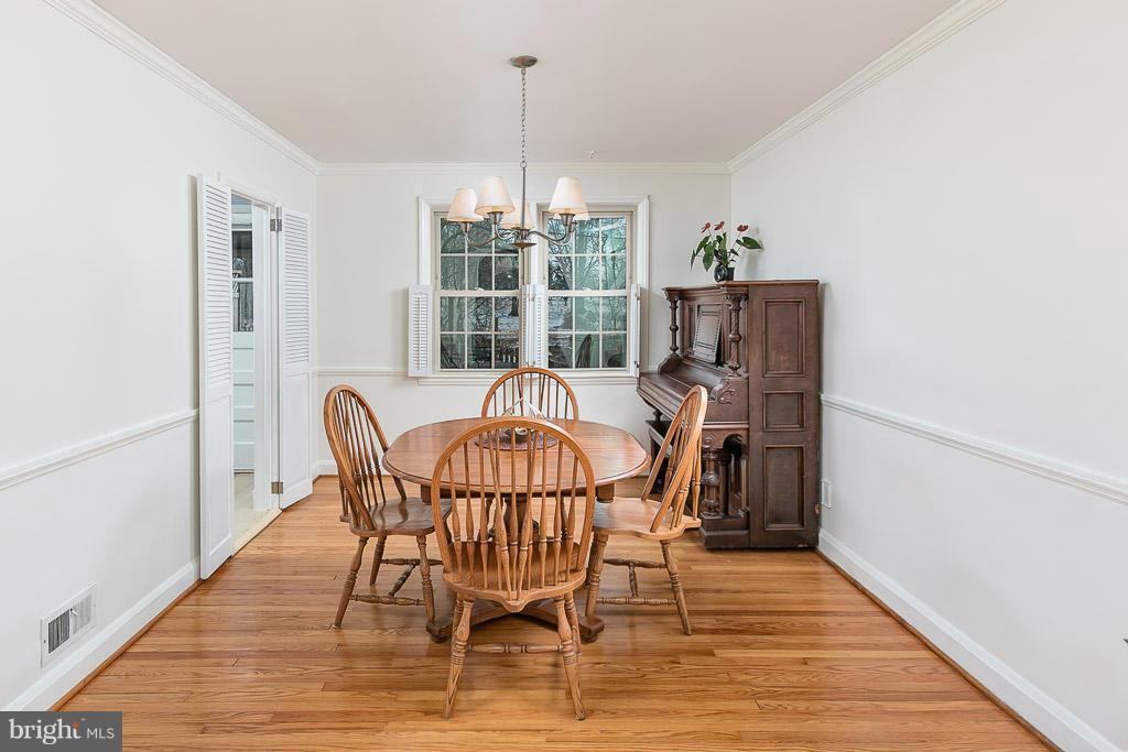 7205 Lanark Road Baltimore, MD 21212 - Photo 14 of 30 Dining Room