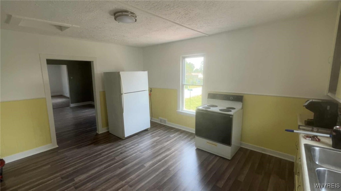 2180 Judge Road Alabama, NY 14013 - Photo 5 of 22