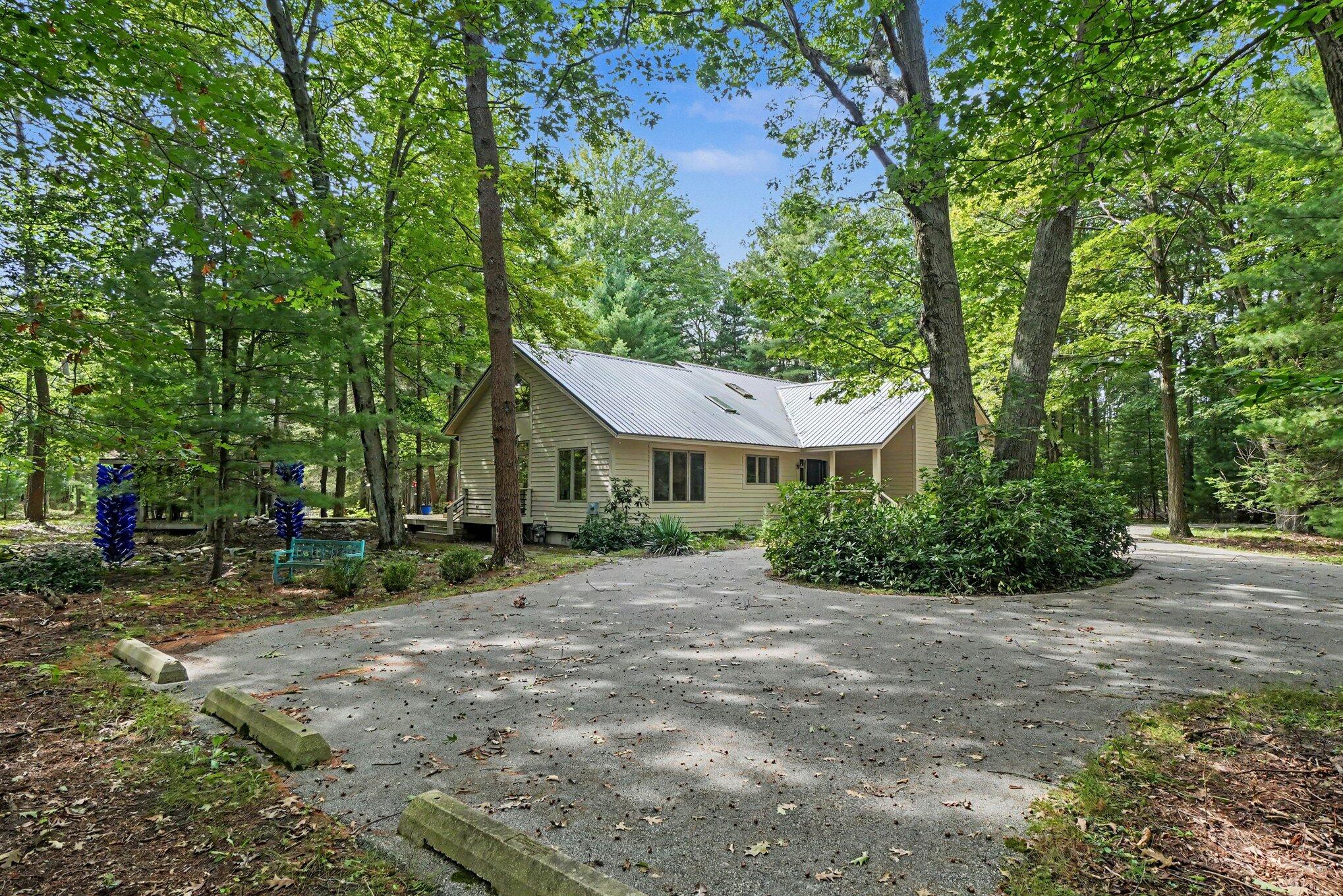 1439 West Sternberg Road Muskegon, MI 49441 - Photo 4 of 52 002_file_2256