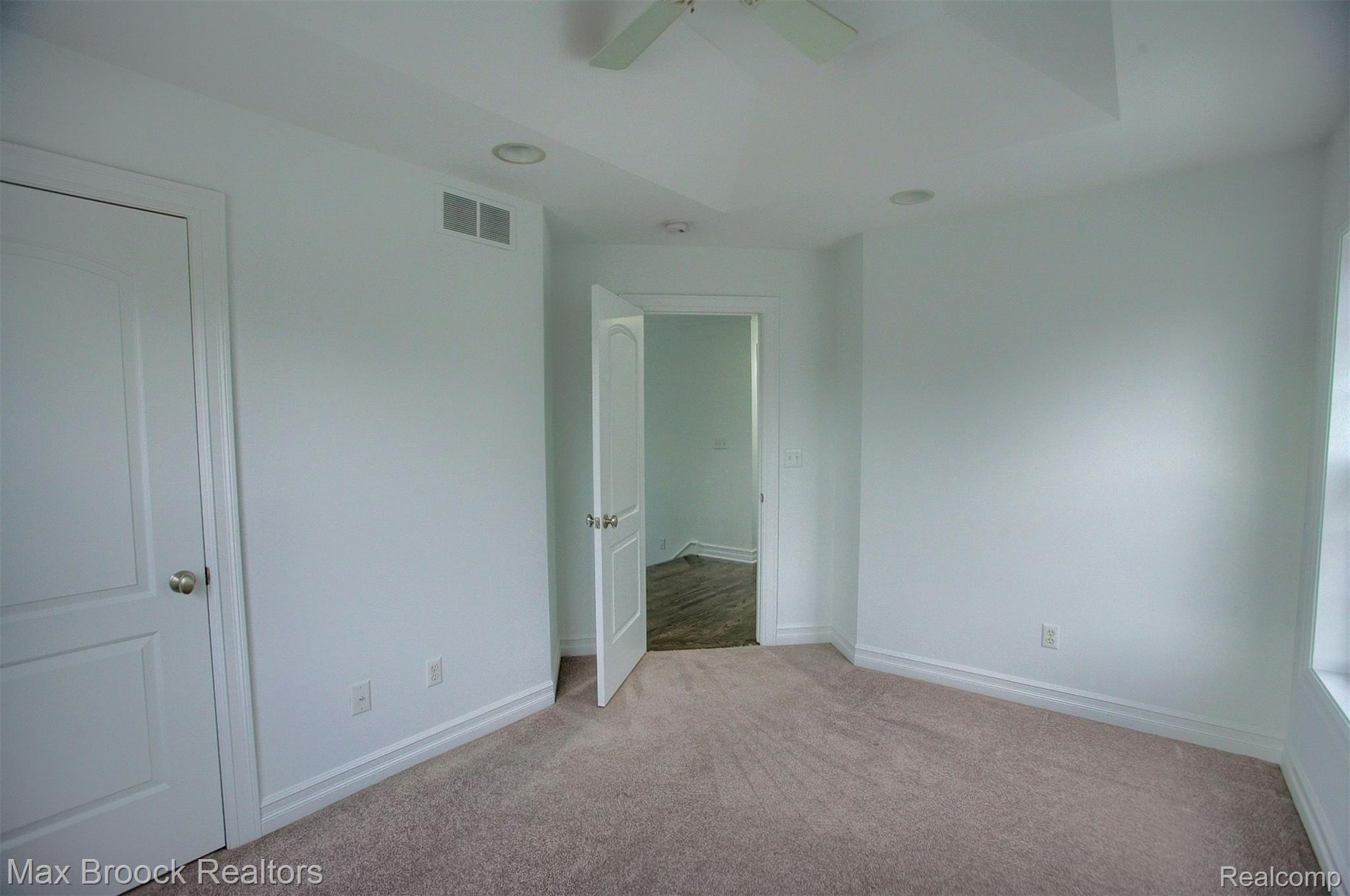 907 Ruffner Avenue Birmingham, MI 48009 - Photo 32 of 40 29-3rd Bedroom 2nd View.jpg