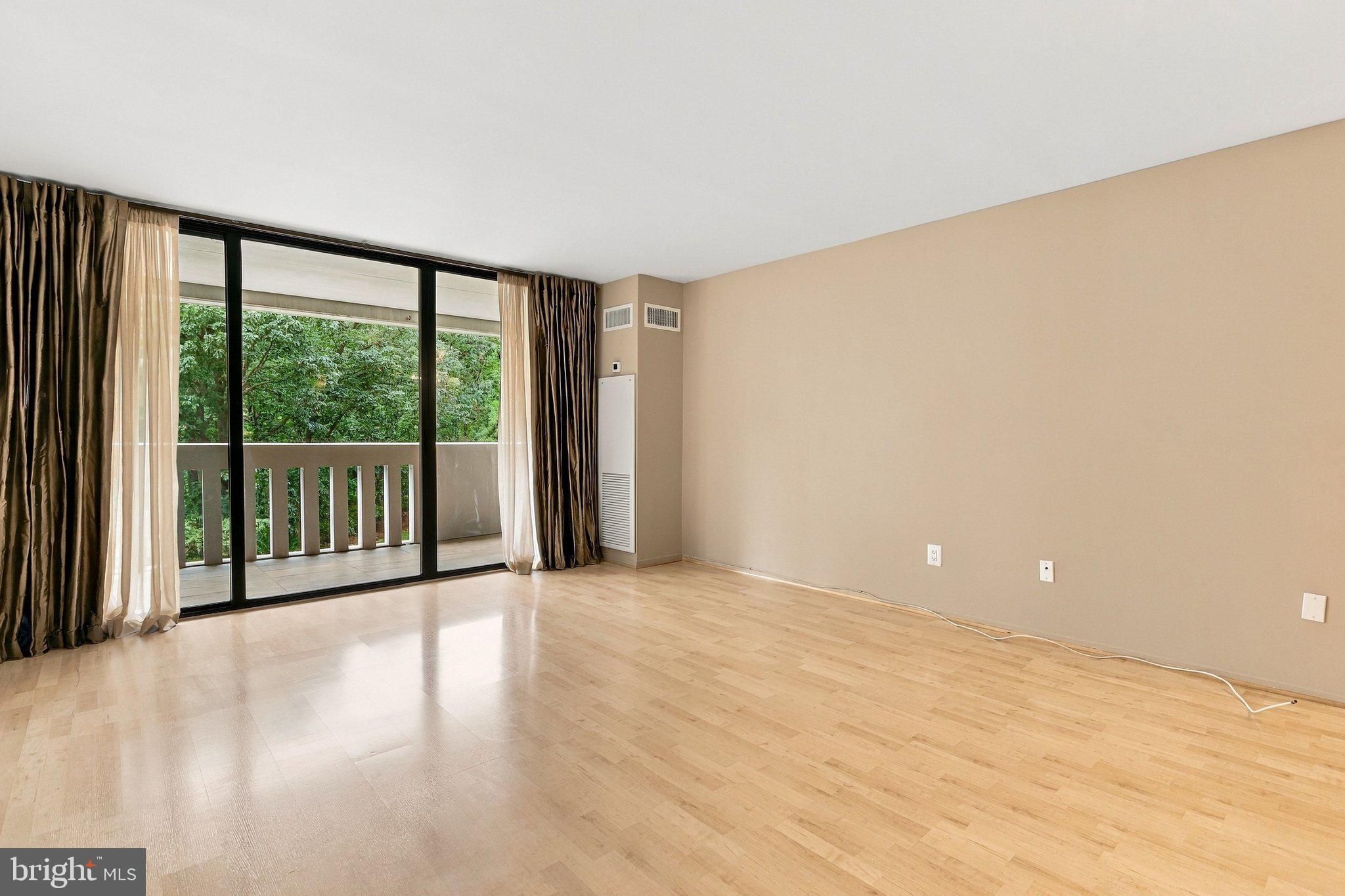 6101 Edsall Road, Unit 408 Alexandria, VA 22304 - Photo 3 of 60 Living Room