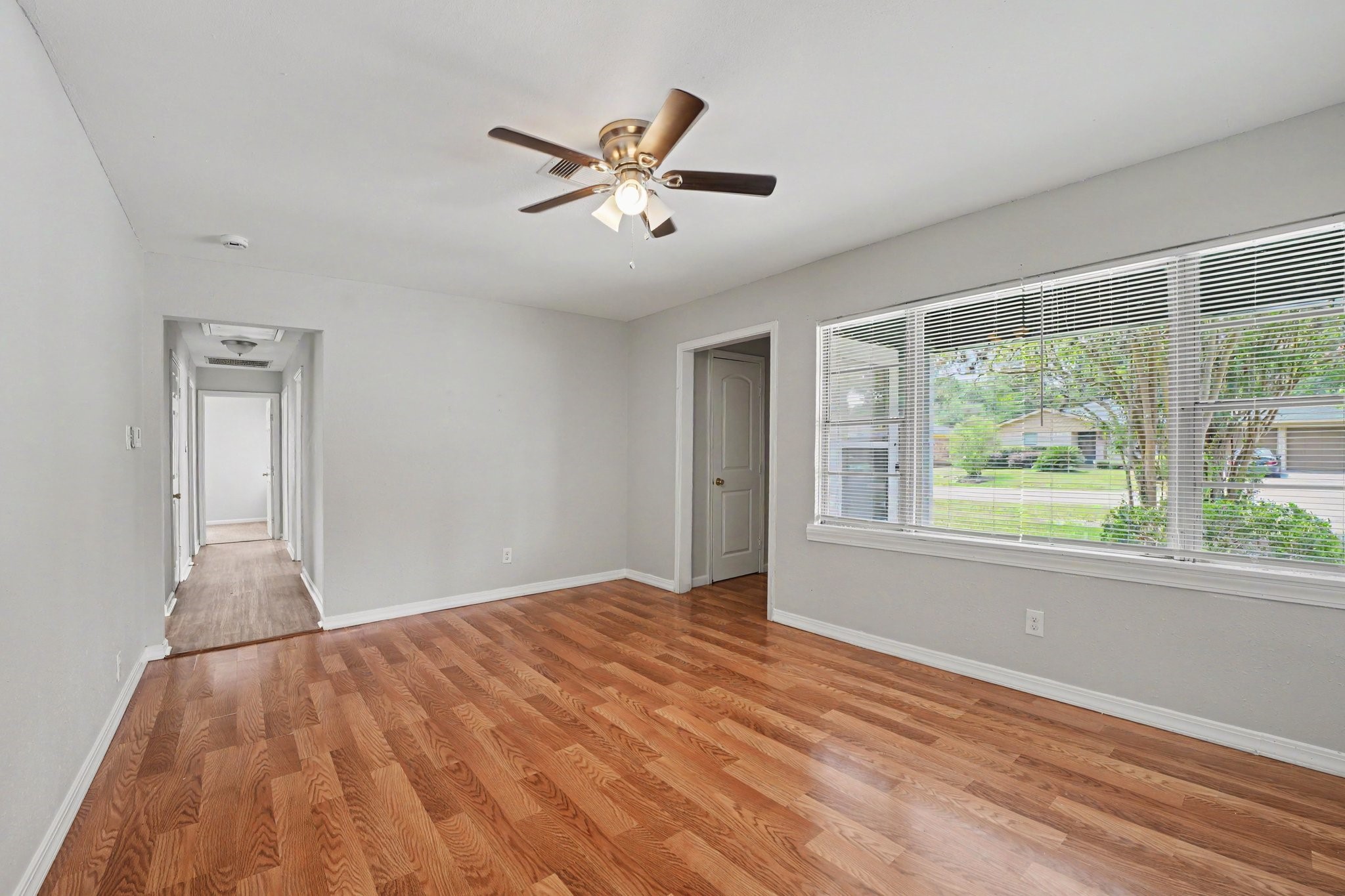 8433 Woodlyn Road Houston, TX 77028 - Photo 4 of 19