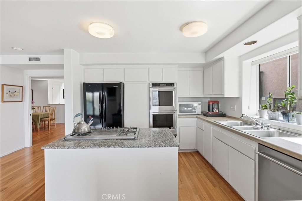 3609 Walnut Avenue Manhattan Beach, CA 90266 - Photo 25 of 75