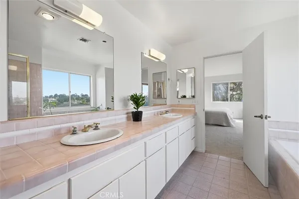 $3,299,000 | 3609 Walnut Avenue, Manhattan Beach, CA 90266