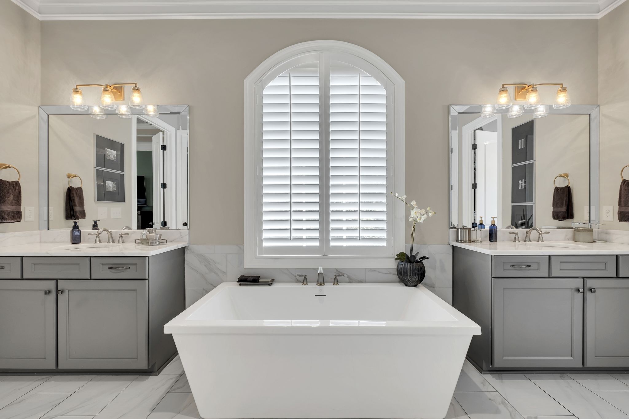 1043 Firestone Drive Franklin, TN 37067 - Photo 31 of 61 a spacious bathroom with a tub sink and mirror