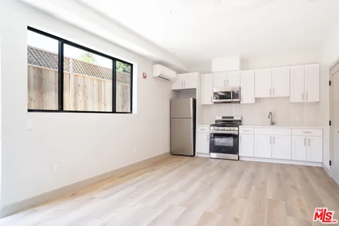 $2,350 | 2223 Clifford Street, Unit 104, Los Angeles, CA 90026
