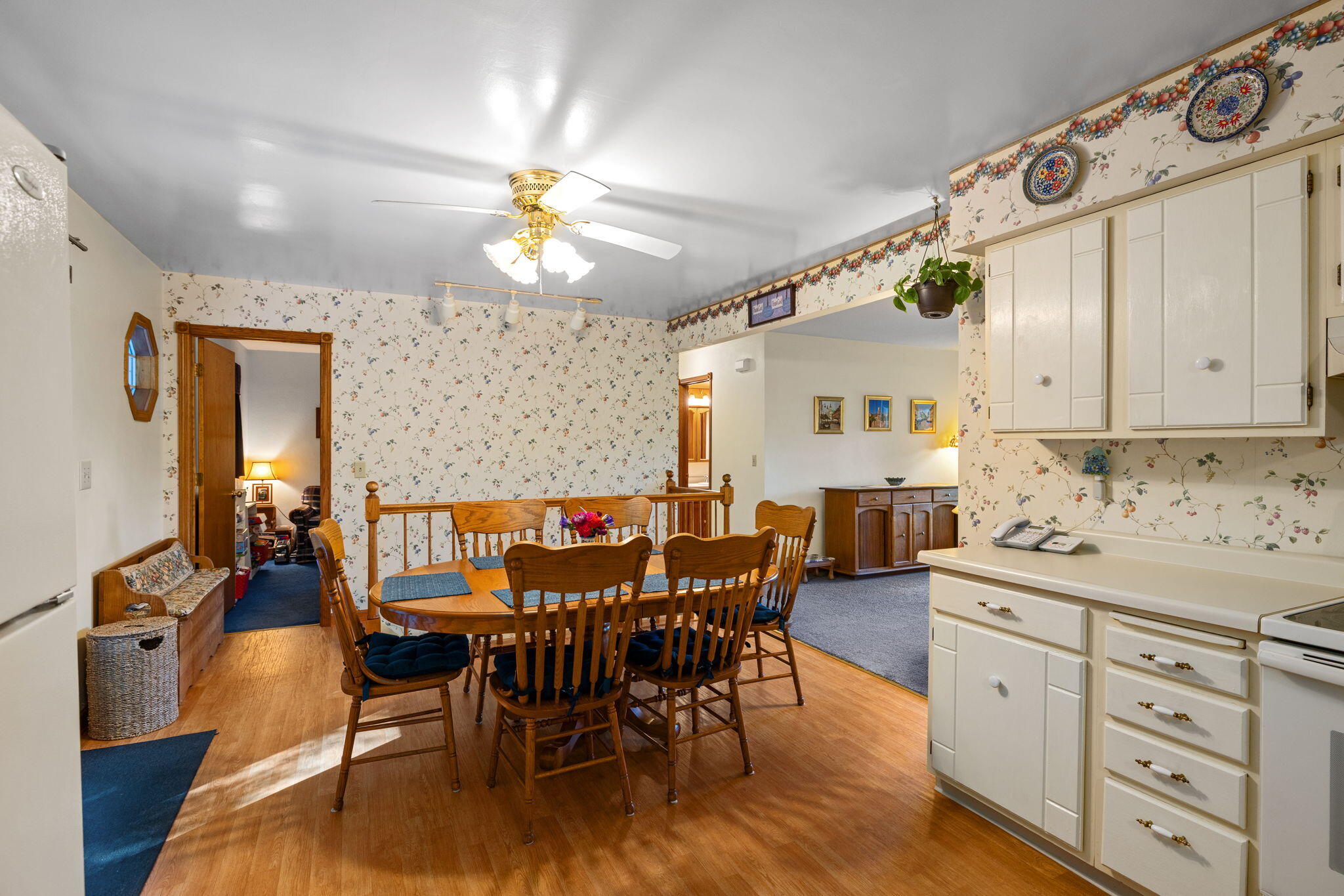 W5751 Koss Road Onalaska, WI 54650 - Photo 7 of 31 Dining from Kitchen