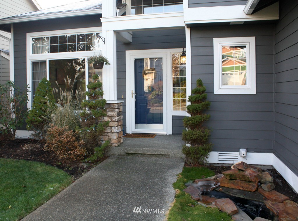 357 Nile Place Northeast Renton, WA 98059 - Photo 2 of 25