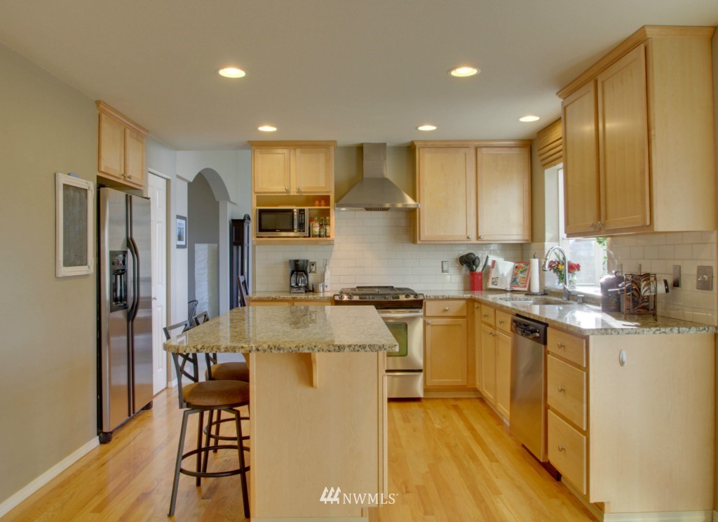 357 Nile Place Northeast Renton, WA 98059 - Photo 8 of 25