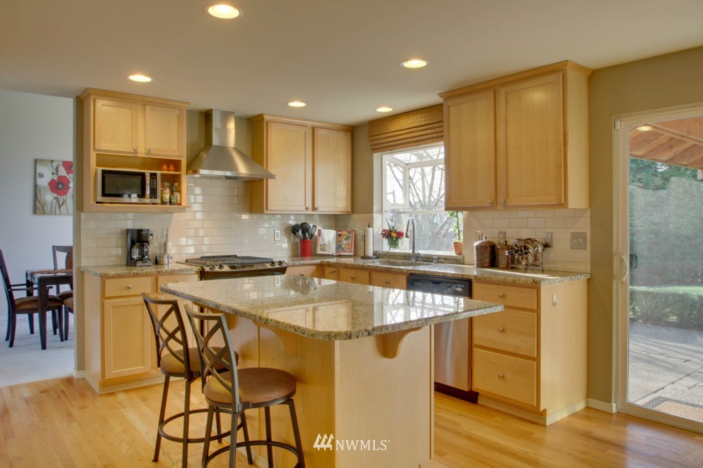 357 Nile Place Northeast Renton, WA 98059 - Photo 9 of 25