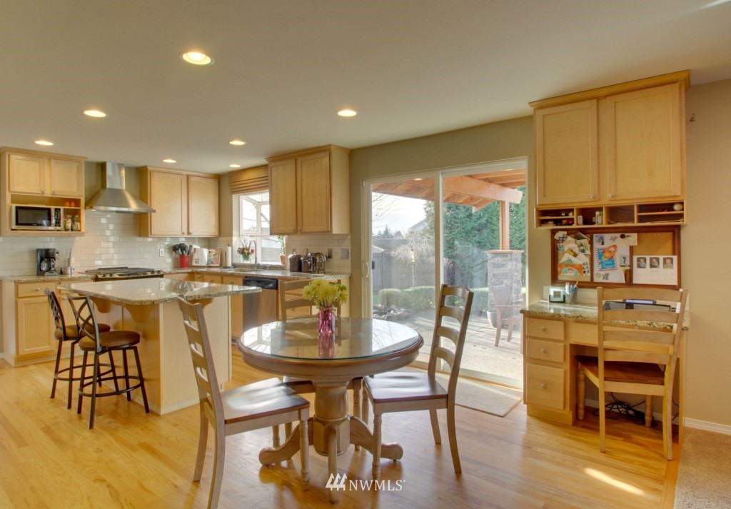 357 Nile Place Northeast Renton, WA 98059 - Photo 10 of 25