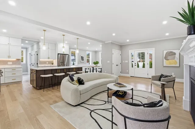 $1,799,900 | 4 R Chatham Lane, Danvers, MA 01923