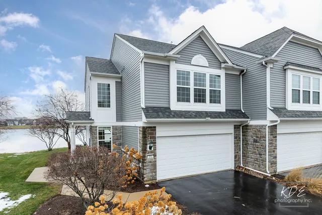 $2,600 | 651 Hawley Drive, Oswego, IL 60543